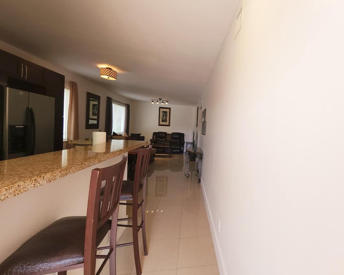 A4 - Endless Summer Rentals - Downtown Apartment Near Park, Ports, And Beach Fort Lauderdale Exteriör bild
